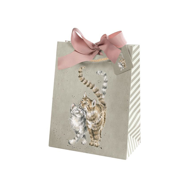 Geschenketüte mit zwei gezeichneten Tigerkatzen. Auf grünem Hintergrund mit rosa Schleife.