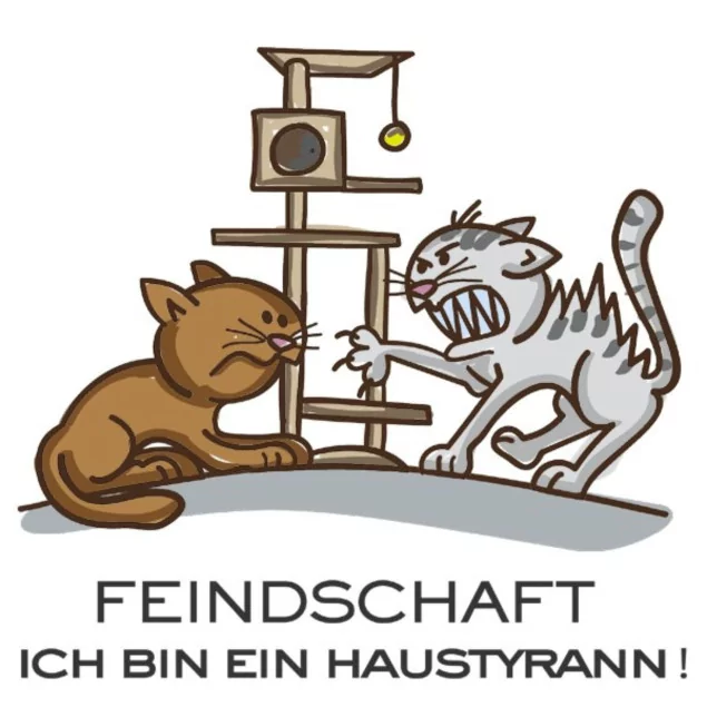 Zwei streitende Katzen gezeichnet mit Kratzbaum.